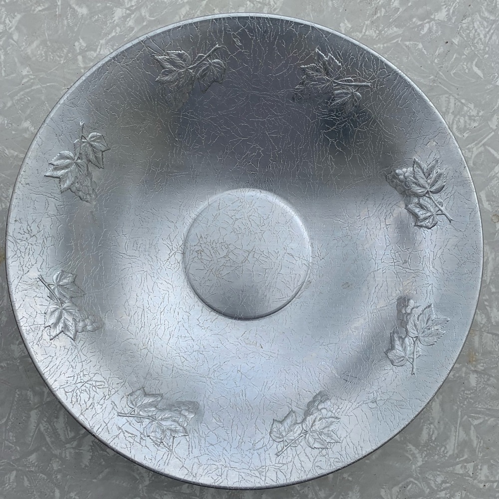 West Bend Vintage bowl Made in USA hammered aluminum centerpiece bowl